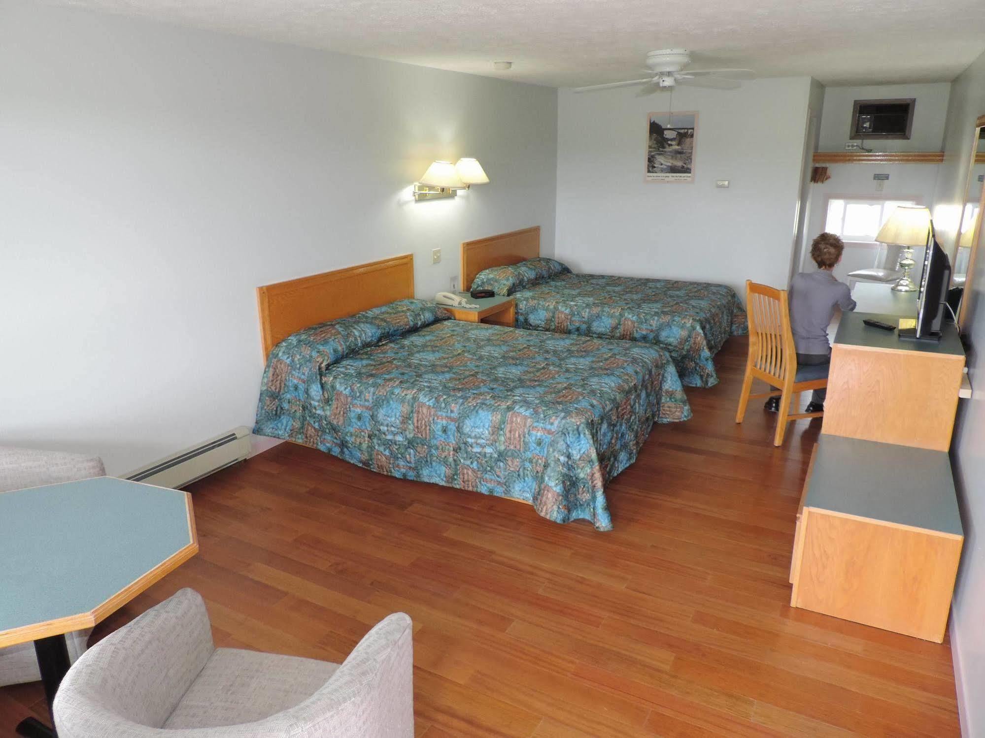 Travelodge By Wyndham Grand Falls Εξωτερικό φωτογραφία