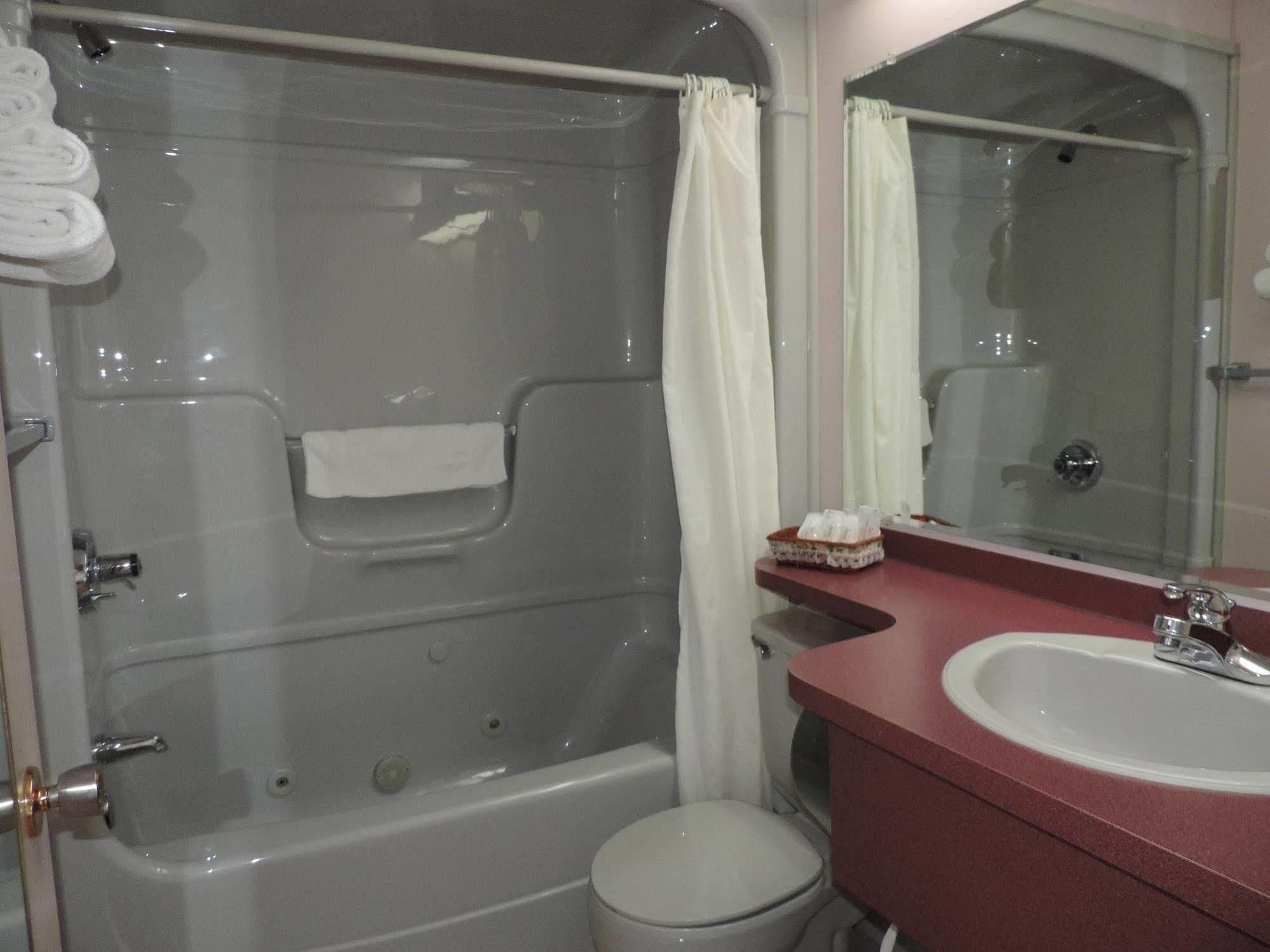 Travelodge By Wyndham Grand Falls Εξωτερικό φωτογραφία